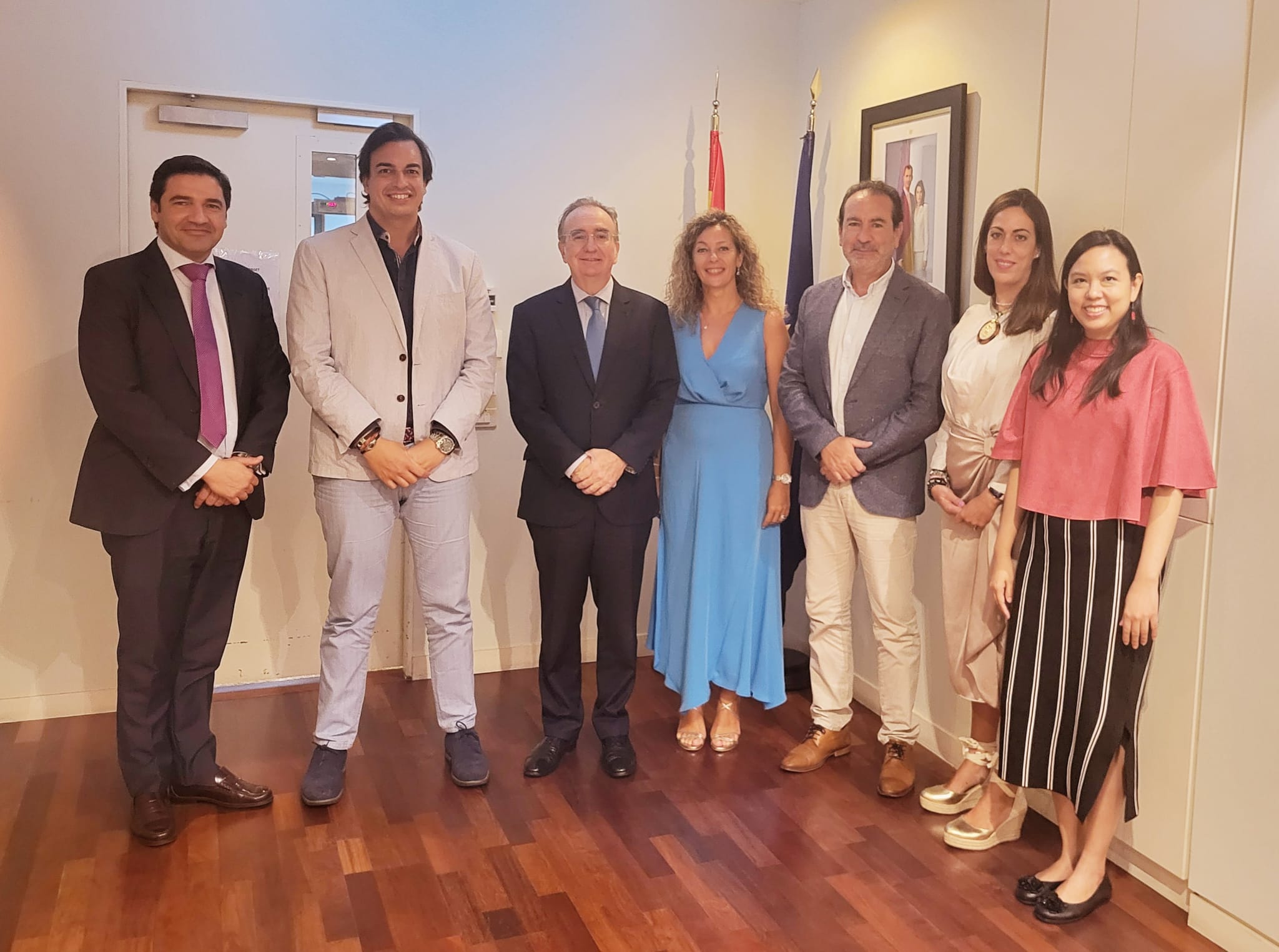 Reunión en la embajada de España en Tailandia