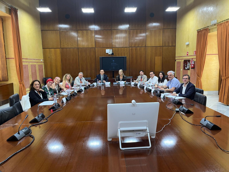 Los decanos y decanas de Andalucía, Ceuta y Melilla se reúnen en el Parlamento andaluz en Sevilla