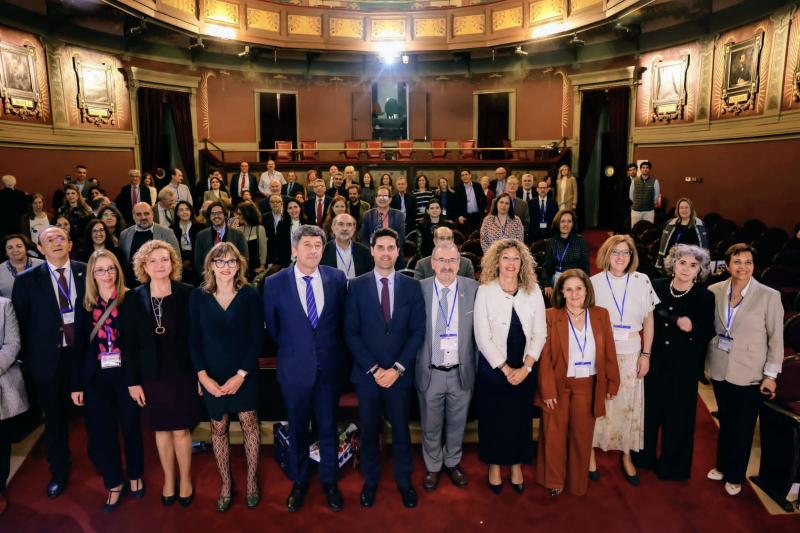 Entrega de galardones del I Certamen de ensayo: “175 aniversario de la creación de la IE"