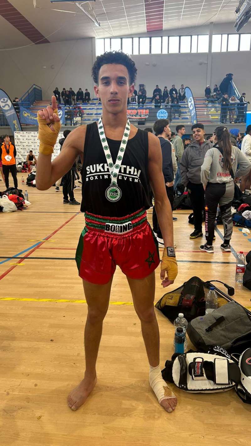 Ayoub Moufrad, alumno del doble grado, es subcampeón en el Campeonato de Andalucía de Muay Thai Ayoub Moufrad, alumno del doble grado, es subcampeón en el Campeonato de Andalucía de Muay Thai